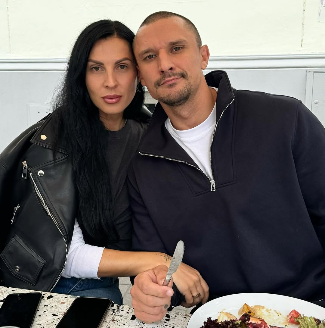 Холостяка не впізнати! Тарас Цимбалюк вразив дитячим фото з сестрою